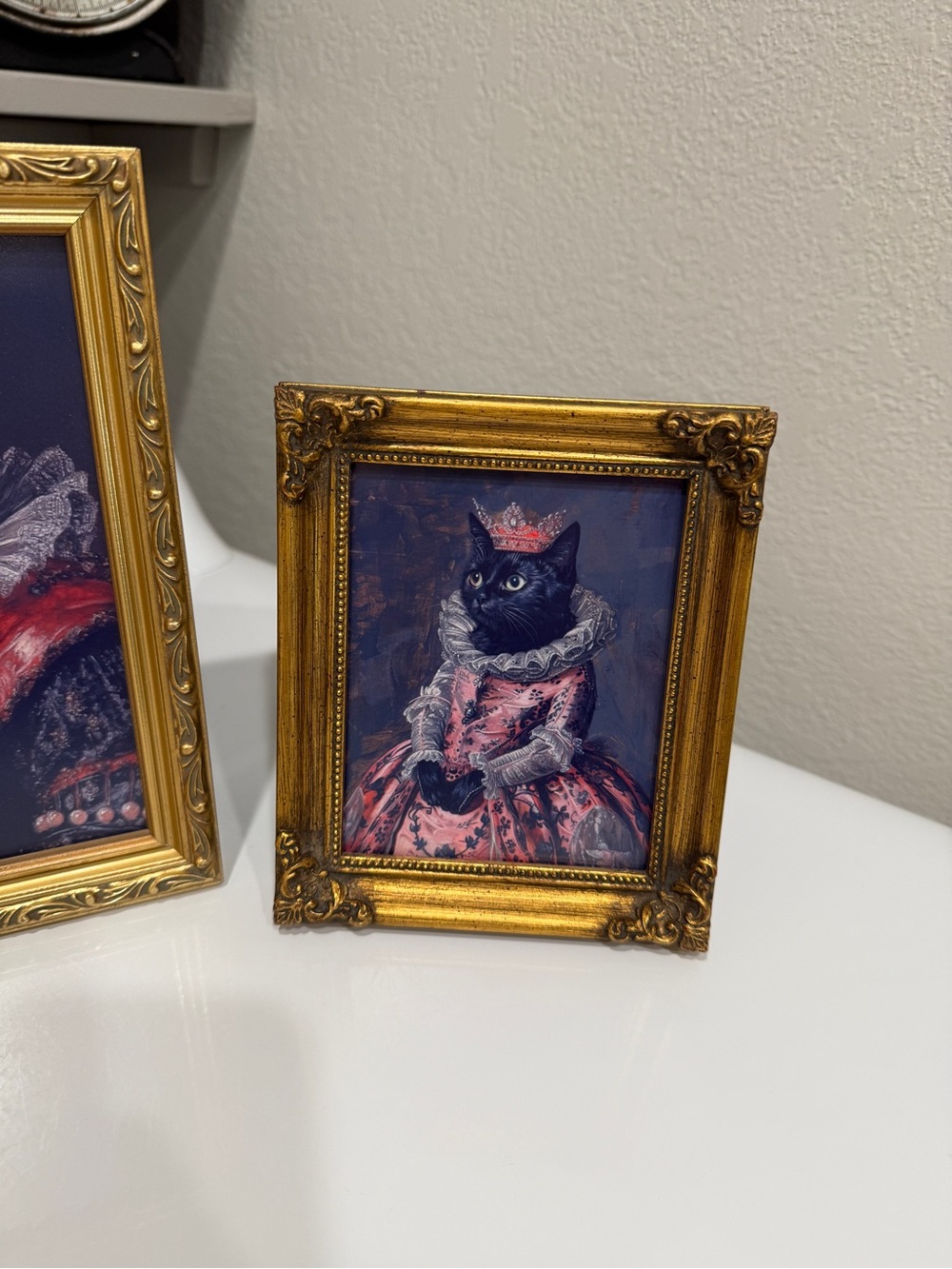 Vintage Set of 3 Gold Ornate Cat Portrait Frames - Picture 4 of 17